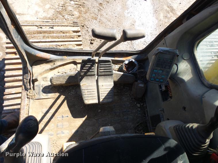 image for item DD9434 2001 Komatsu PC200LC excavator