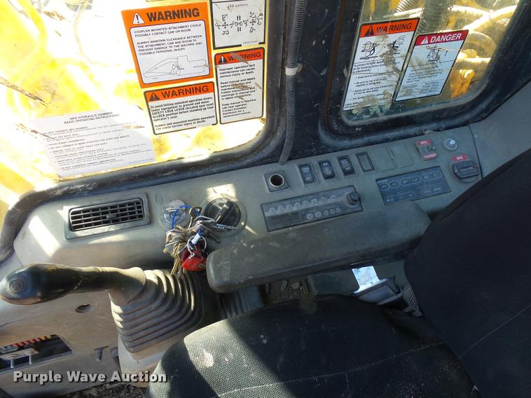 image for item DD9434 2001 Komatsu PC200LC excavator