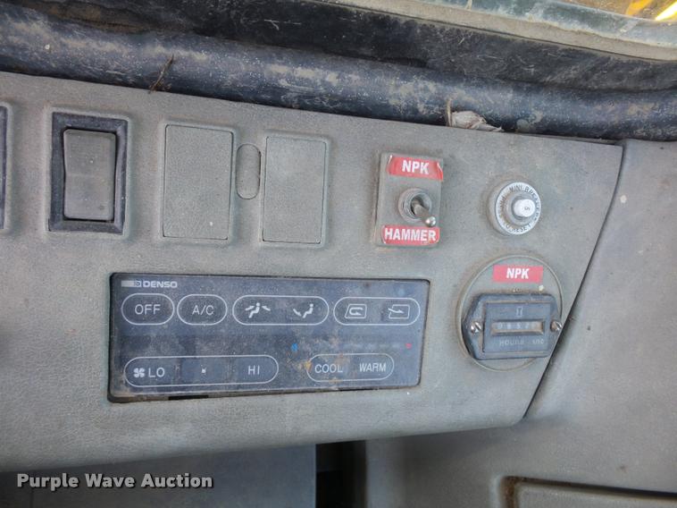 image for item DD9434 2001 Komatsu PC200LC excavator