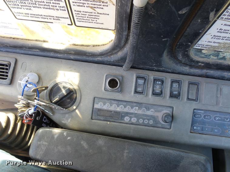 image for item DD9434 2001 Komatsu PC200LC excavator