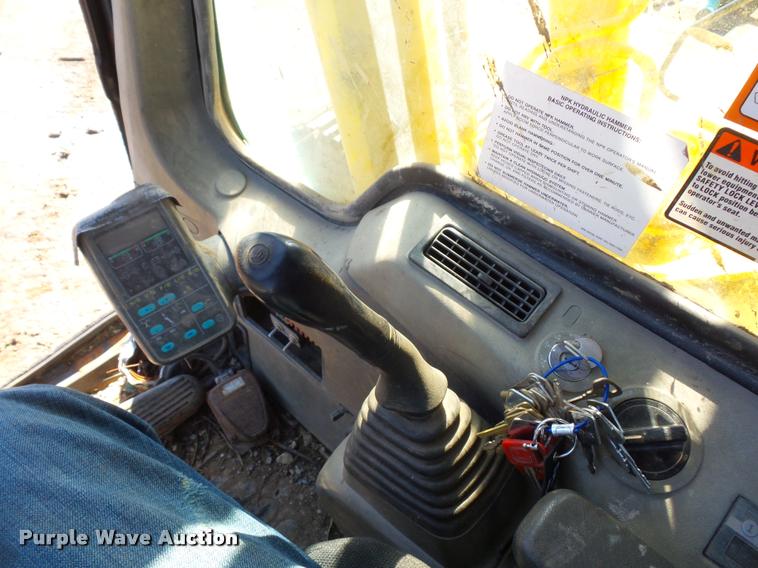 image for item DD9434 2001 Komatsu PC200LC excavator