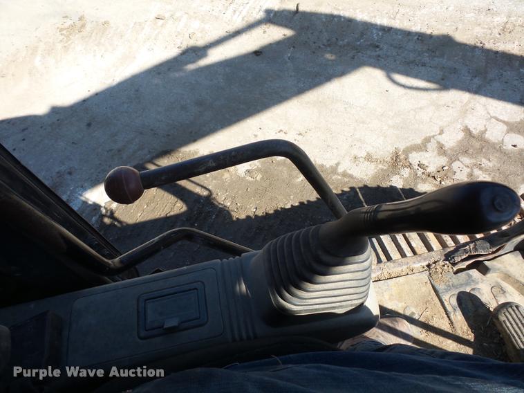 image for item DD9434 2001 Komatsu PC200LC excavator