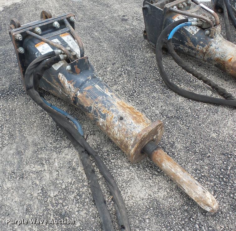 image for item DD9456 2015 Bobcat HB1180 hydraulic hammer