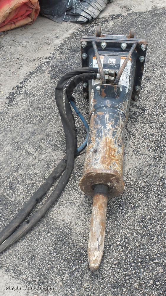 image for item DD9456 2015 Bobcat HB1180 hydraulic hammer