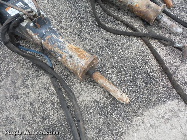 image for item DD9456 2015 Bobcat HB1180 hydraulic hammer