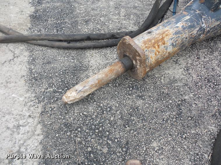 image for item DD9456 2015 Bobcat HB1180 hydraulic hammer