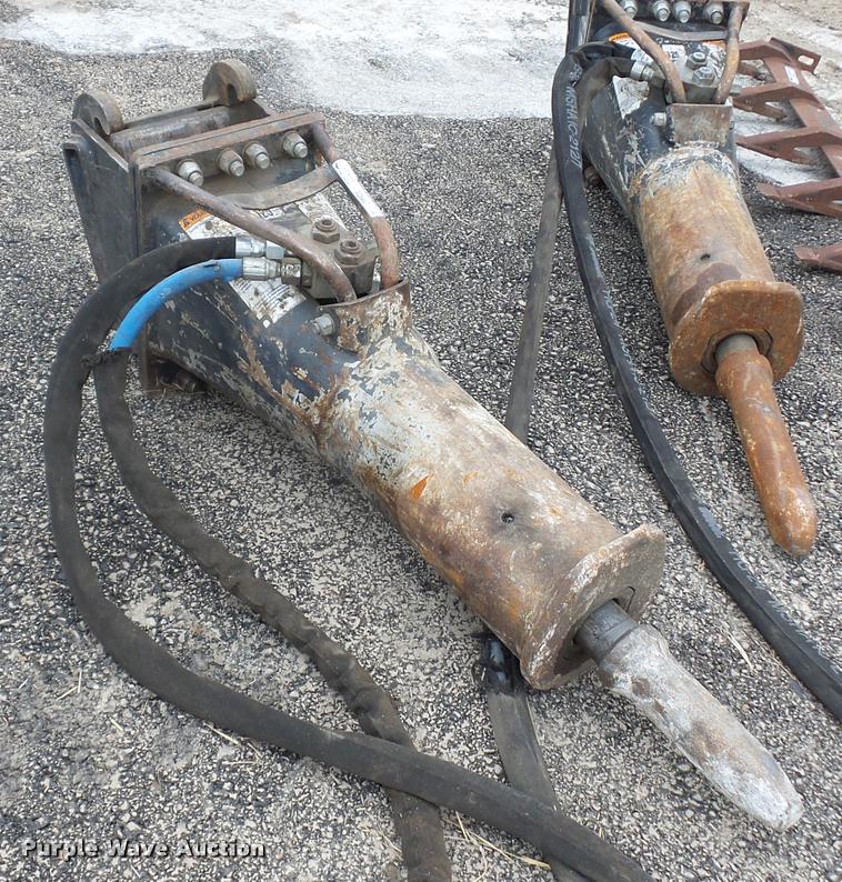 image for item DD9457 2014 Bobcat HB980 hydraulic hammer