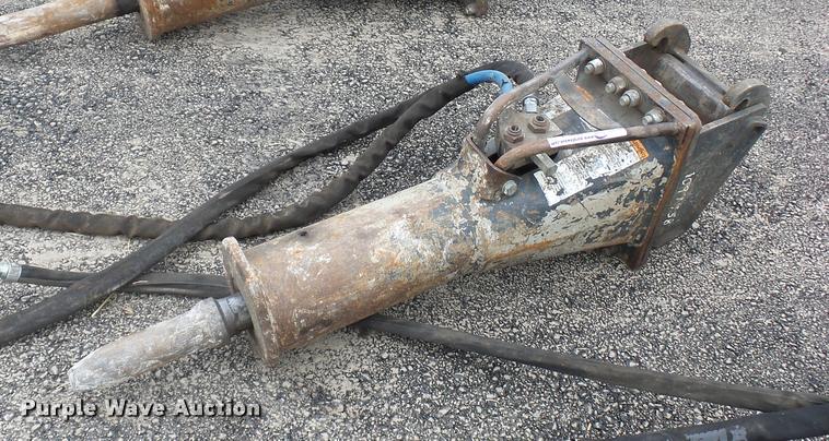 image for item DD9457 2014 Bobcat HB980 hydraulic hammer