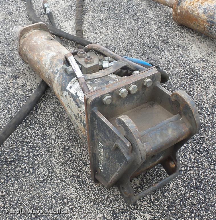 image for item DD9457 2014 Bobcat HB980 hydraulic hammer