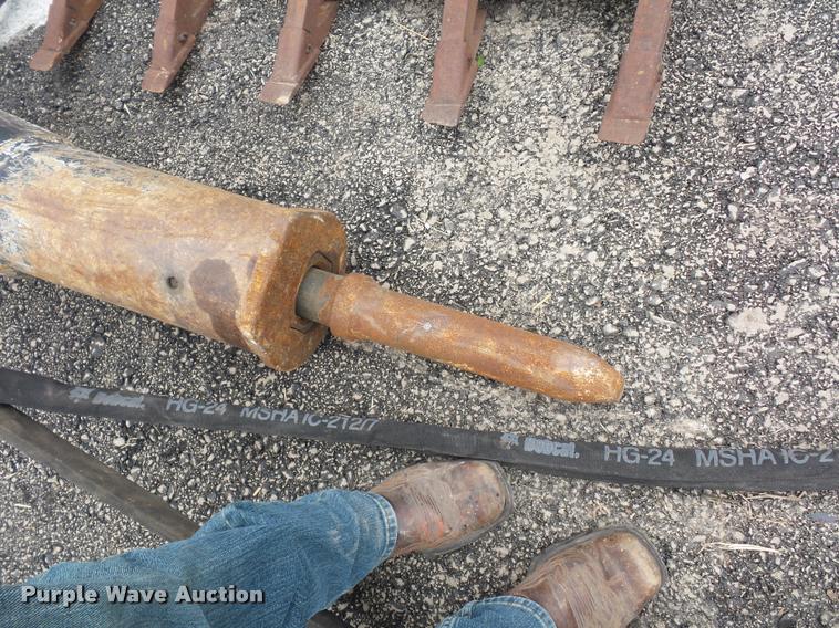 image for item DD9458 2014 Bobcat HB980 hydraulic hammer