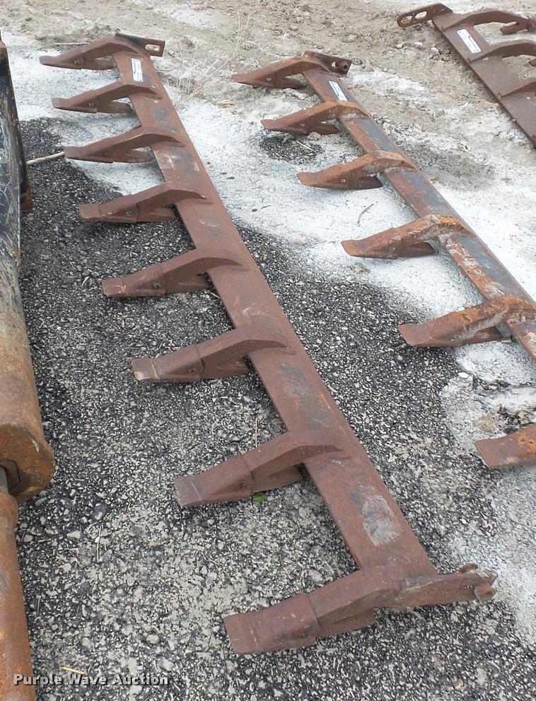 image for item DD9459 Skid steer bucket toothed bar