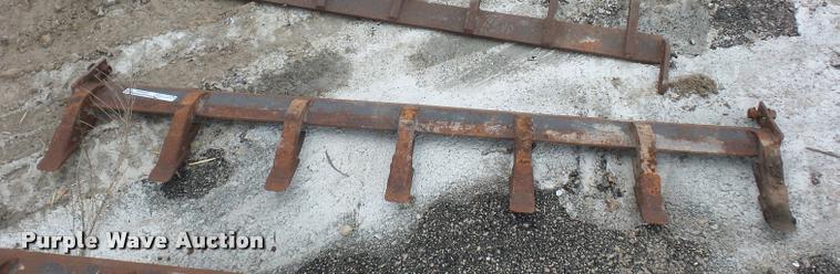 image for item DD9460 Skid steer bucket toothed bar