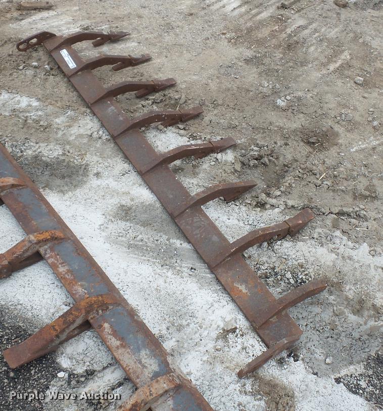 image for item DD9461 Skid steer bucket toothed bar
