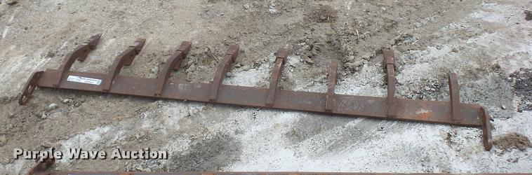 image for item DD9461 Skid steer bucket toothed bar