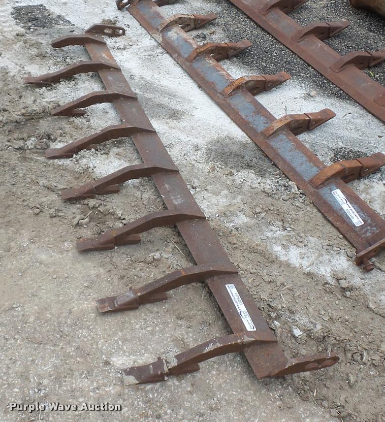 image for item DD9461 Skid steer bucket toothed bar