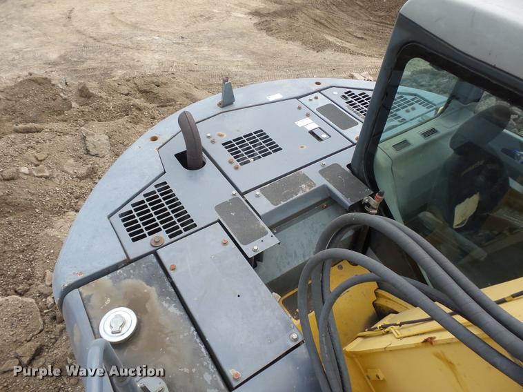 image for item DD9462 Komatsu PC138USLC excavator