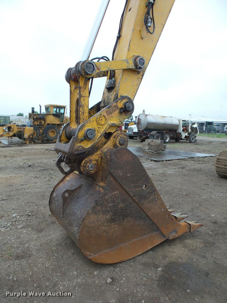 image for item DD9463 2005 John Deere 330C LC excavator
