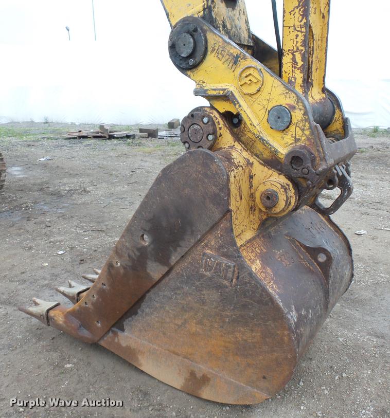 image for item DD9463 2005 John Deere 330C LC excavator