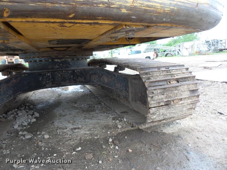 image for item DD9463 2005 John Deere 330C LC excavator