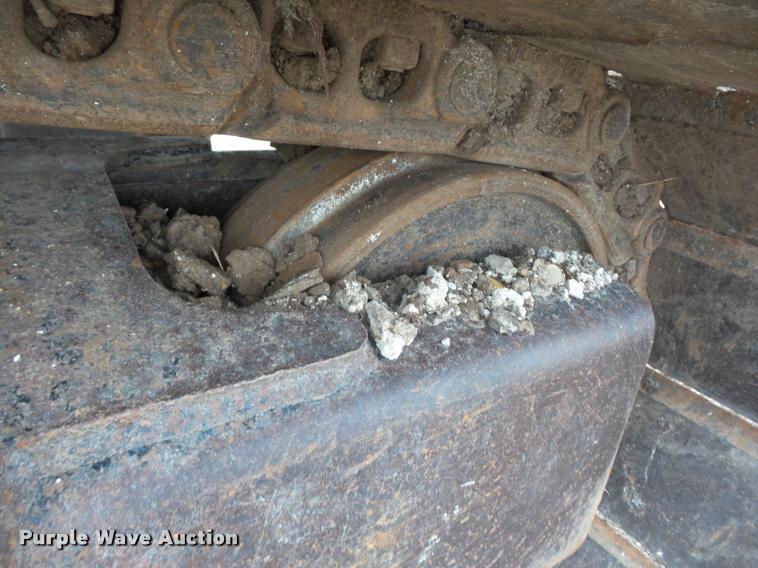 image for item DD9463 2005 John Deere 330C LC excavator