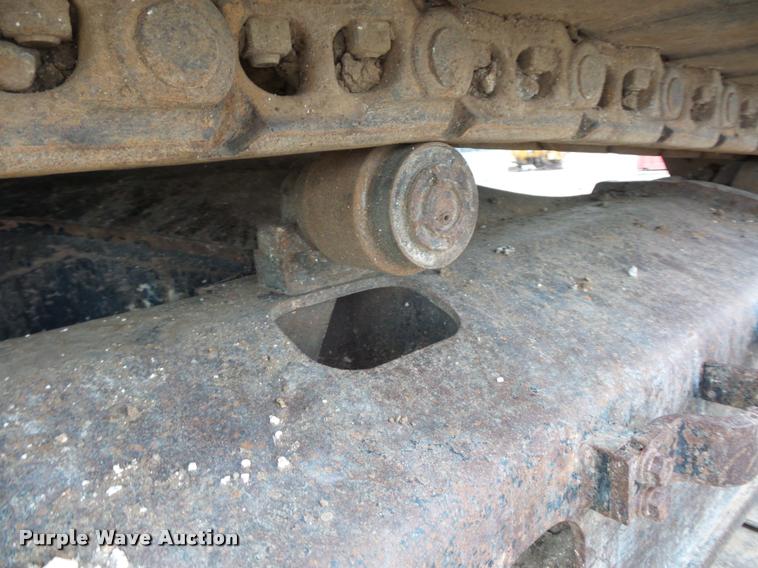 image for item DD9463 2005 John Deere 330C LC excavator