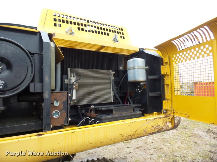 image for item DD9463 2005 John Deere 330C LC excavator