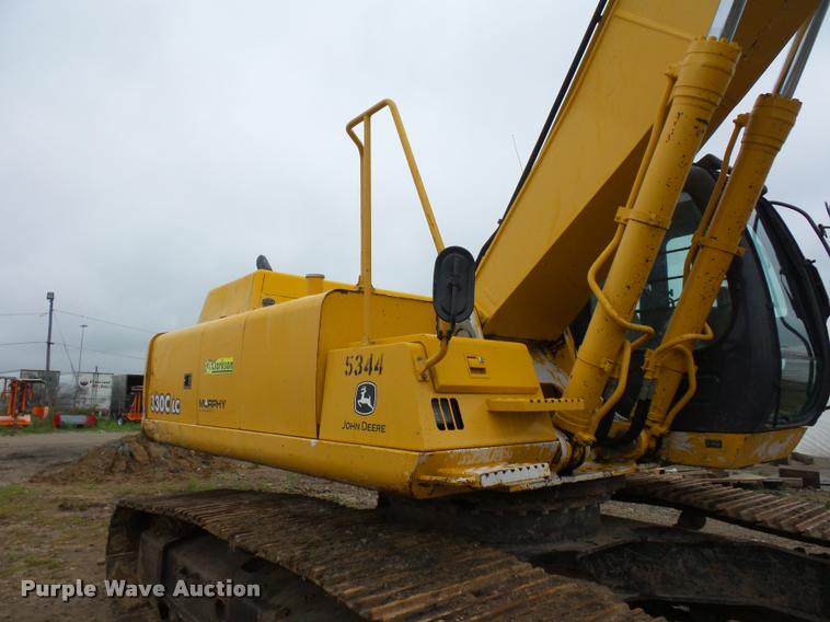 image for item DD9463 2005 John Deere 330C LC excavator