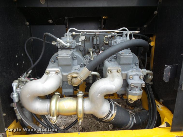 image for item DD9463 2005 John Deere 330C LC excavator