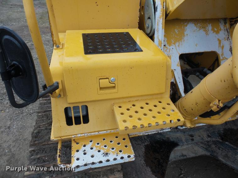 image for item DD9463 2005 John Deere 330C LC excavator