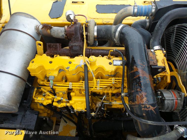 image for item DD9463 2005 John Deere 330C LC excavator