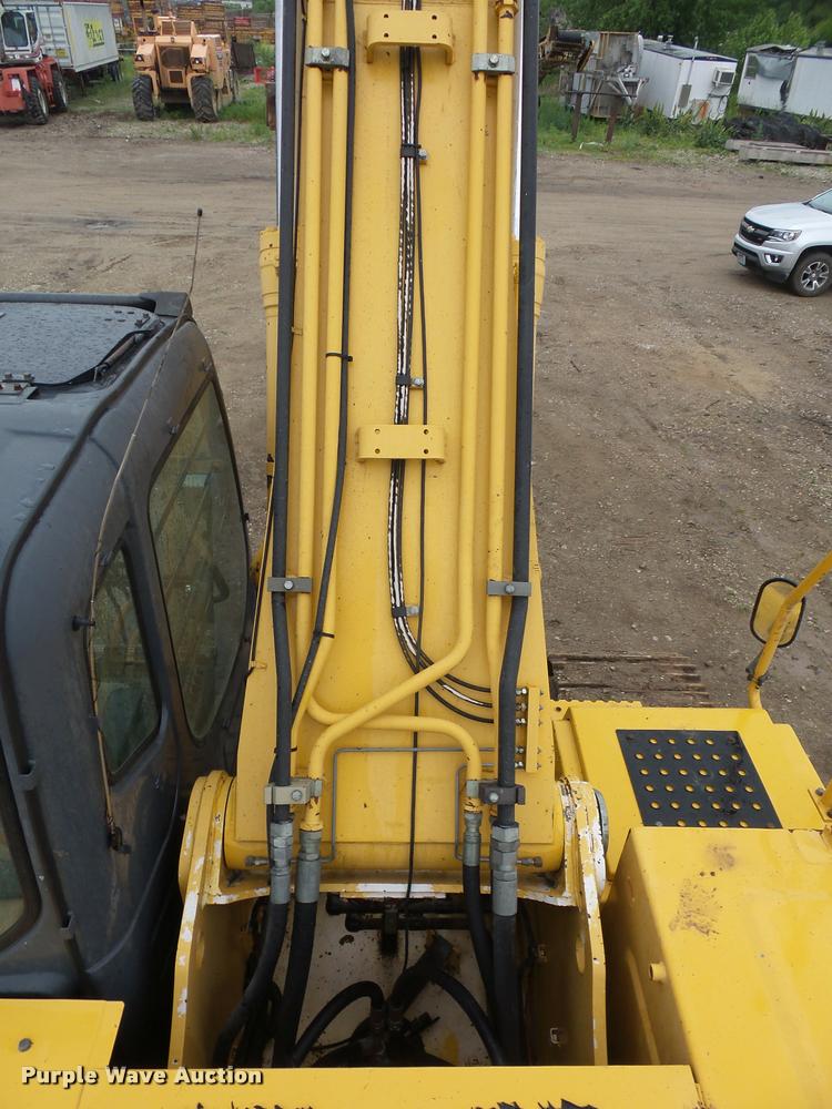 image for item DD9463 2005 John Deere 330C LC excavator