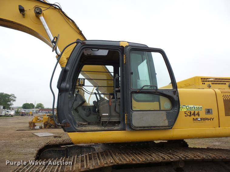image for item DD9463 2005 John Deere 330C LC excavator