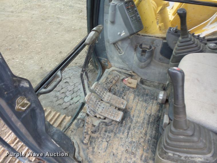 image for item DD9463 2005 John Deere 330C LC excavator