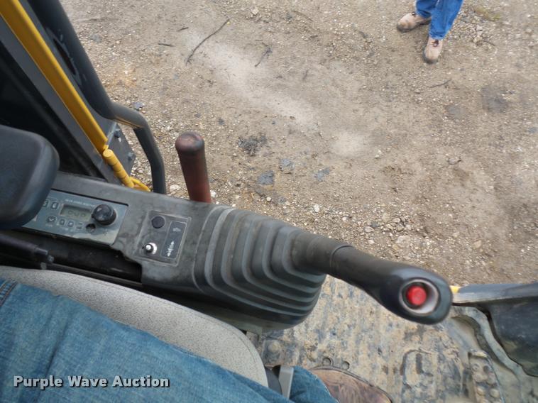 image for item DD9463 2005 John Deere 330C LC excavator