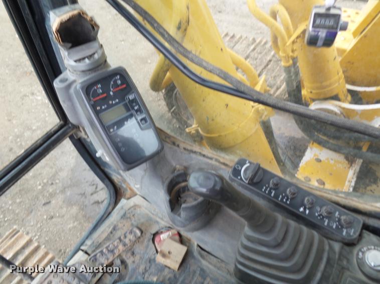 image for item DD9463 2005 John Deere 330C LC excavator