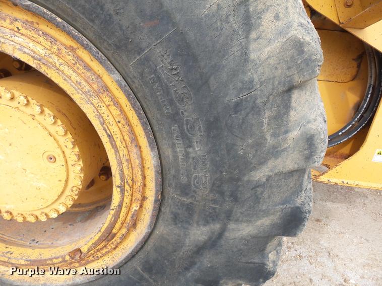 image for item DD9492 1996 Case 821B wheel loader