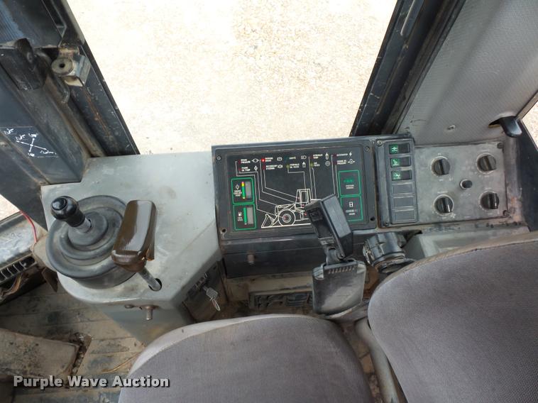 image for item DD9492 1996 Case 821B wheel loader