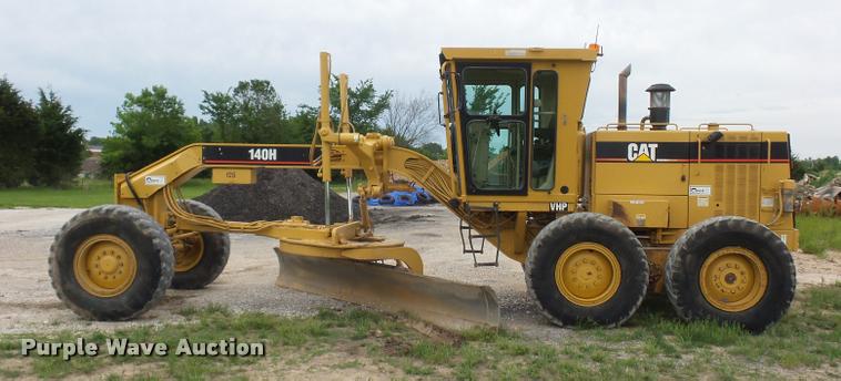 image for item DD9493 2001 Caterpillar 140H motor grader