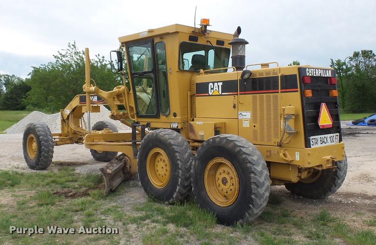 image for item DD9493 2001 Caterpillar 140H motor grader