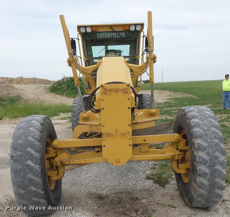 image for item DD9493 2001 Caterpillar 140H motor grader