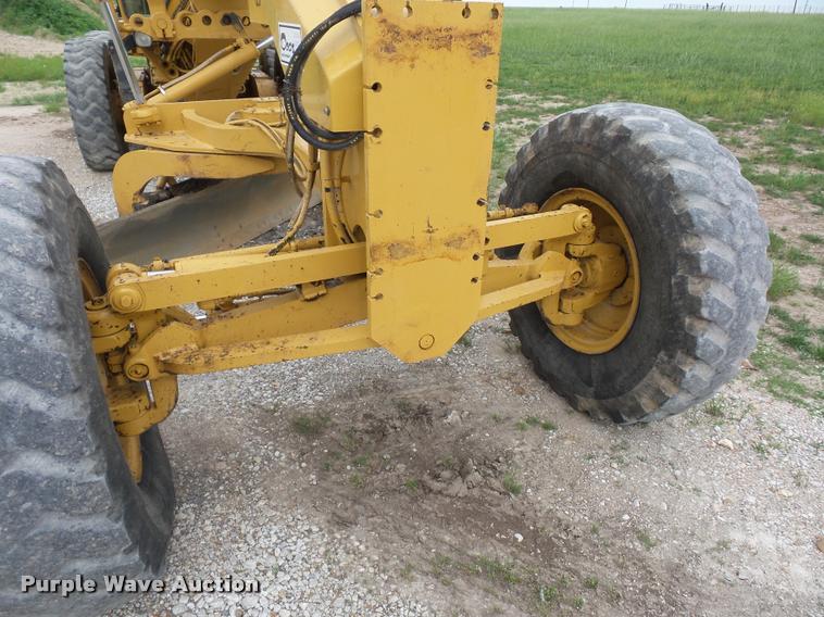 image for item DD9493 2001 Caterpillar 140H motor grader