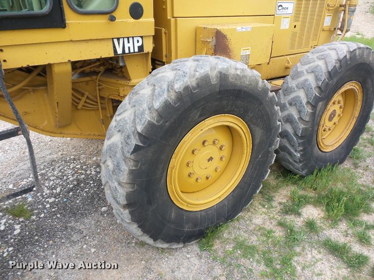 image for item DD9493 2001 Caterpillar 140H motor grader