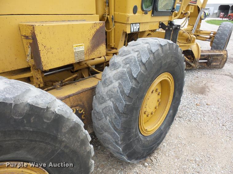 image for item DD9493 2001 Caterpillar 140H motor grader