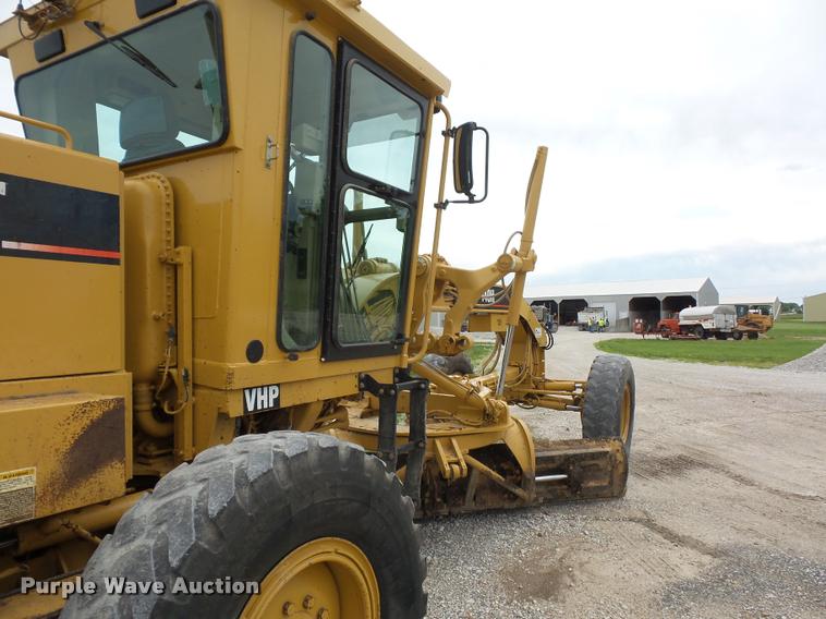 image for item DD9493 2001 Caterpillar 140H motor grader