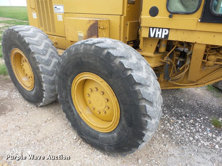 image for item DD9493 2001 Caterpillar 140H motor grader