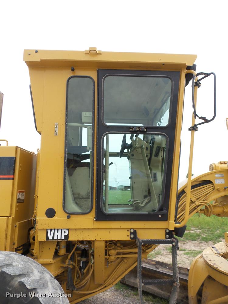 image for item DD9493 2001 Caterpillar 140H motor grader