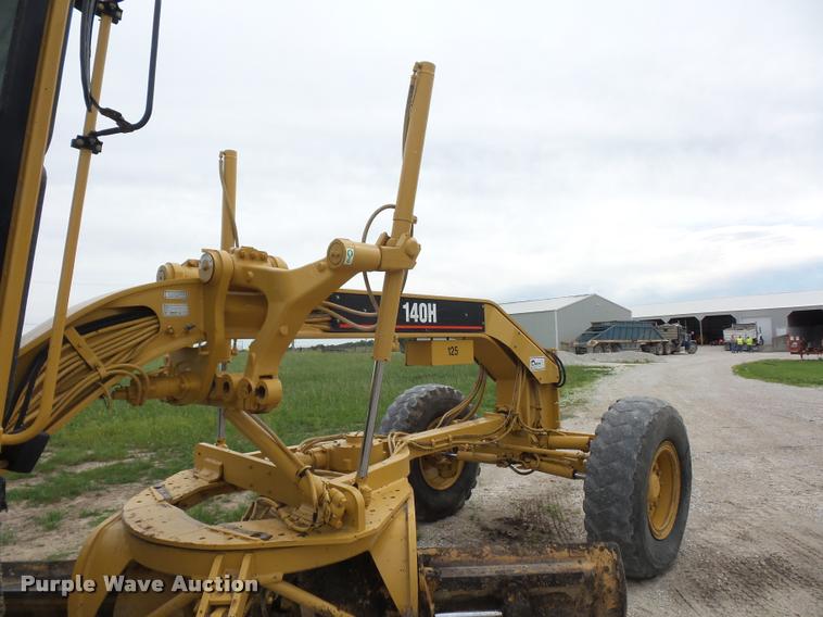 image for item DD9493 2001 Caterpillar 140H motor grader