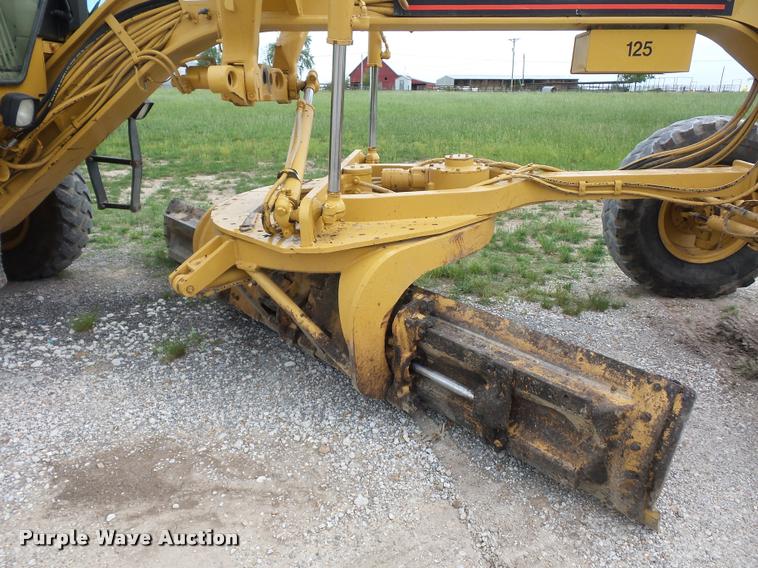 image for item DD9493 2001 Caterpillar 140H motor grader