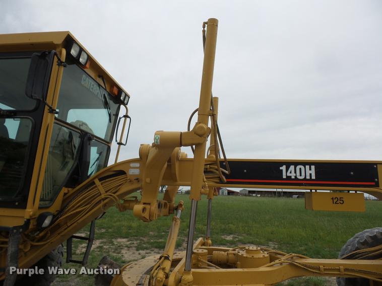 image for item DD9493 2001 Caterpillar 140H motor grader