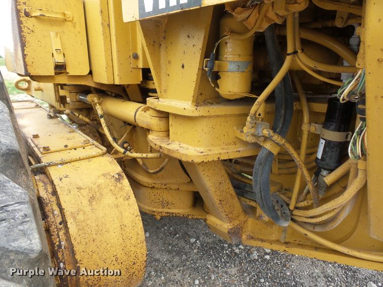 image for item DD9493 2001 Caterpillar 140H motor grader